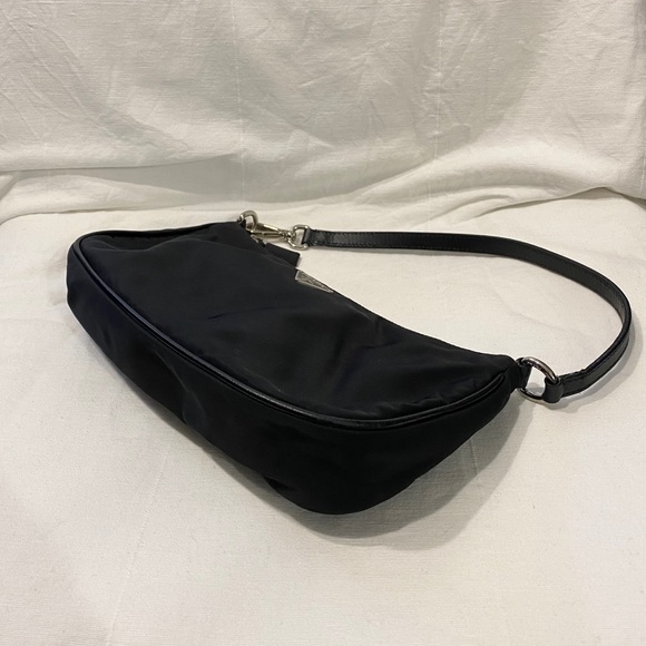 🛍SOLD🛍 🖤Prada🖤 Nylon Bag - Picture 8 of 13
